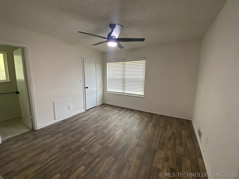 900 W Madison St — Photo 9