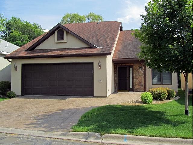 1st image of 35 Portage Trl