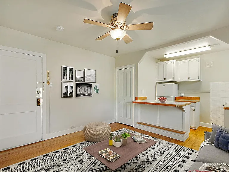 815 N Sherman St — Photo 2