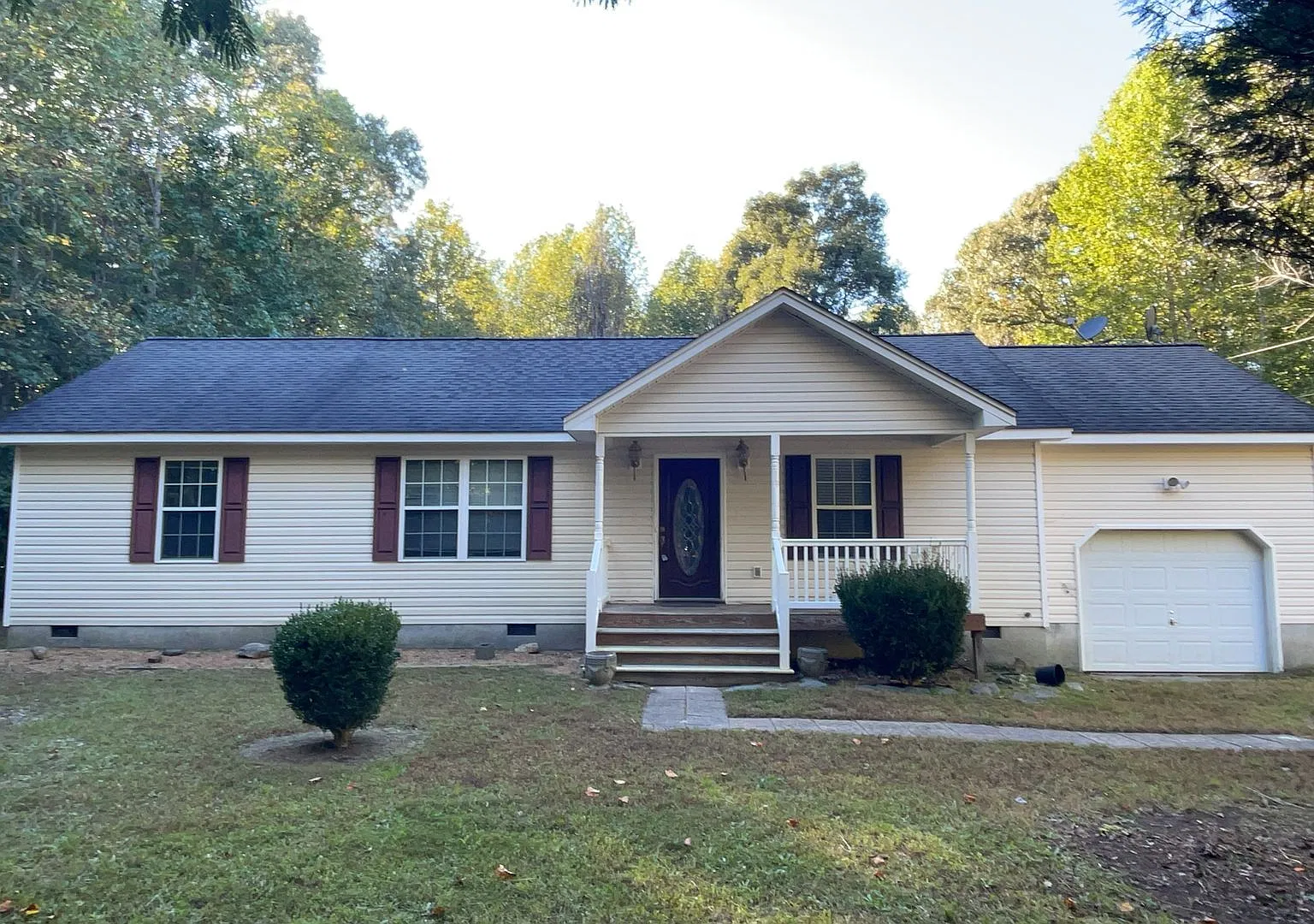 8006 Plantation Rd. Gloucester VA - Available November 1, 2026 — Photo 1