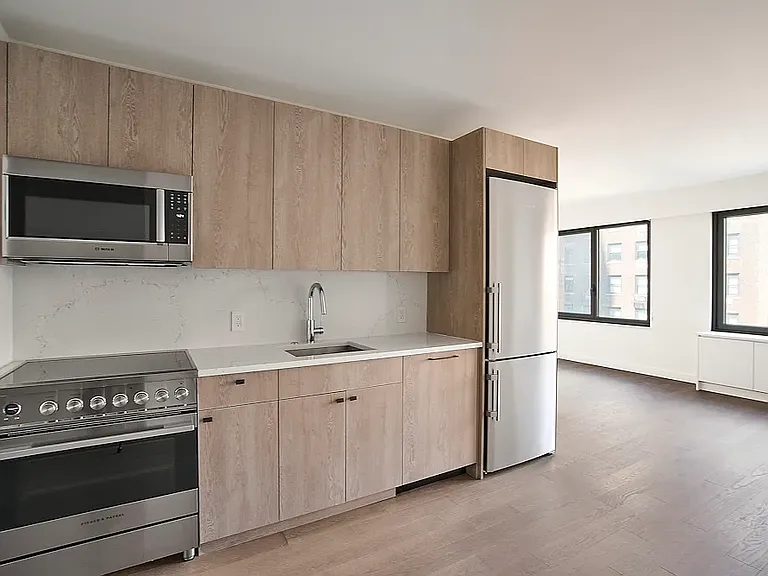 220 E 72nd St #10E10 — Photo 6
