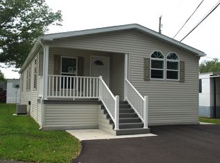 4 3rd St, Hatfield, PA 19440