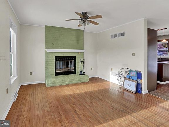 5th image of 269 Franklin Square Dr