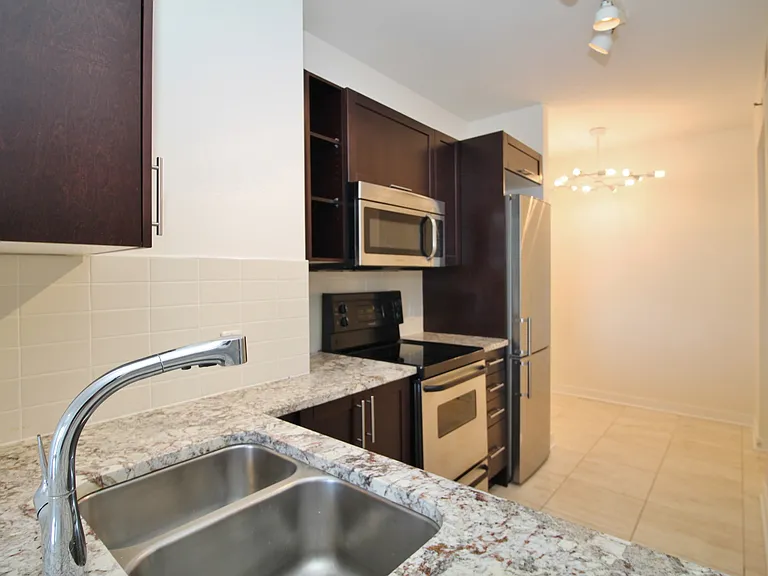 300C Lett St #422 — Photo 8