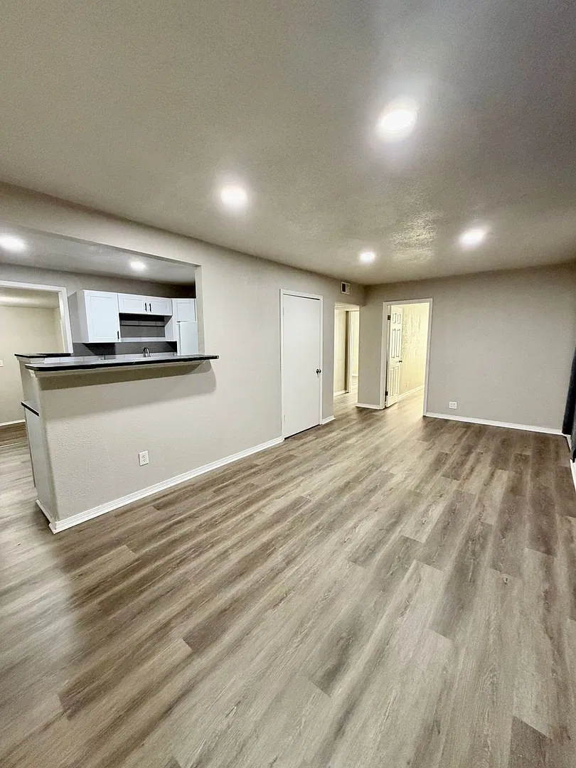 3 Bedroom Southwest Wichita — Photo 1