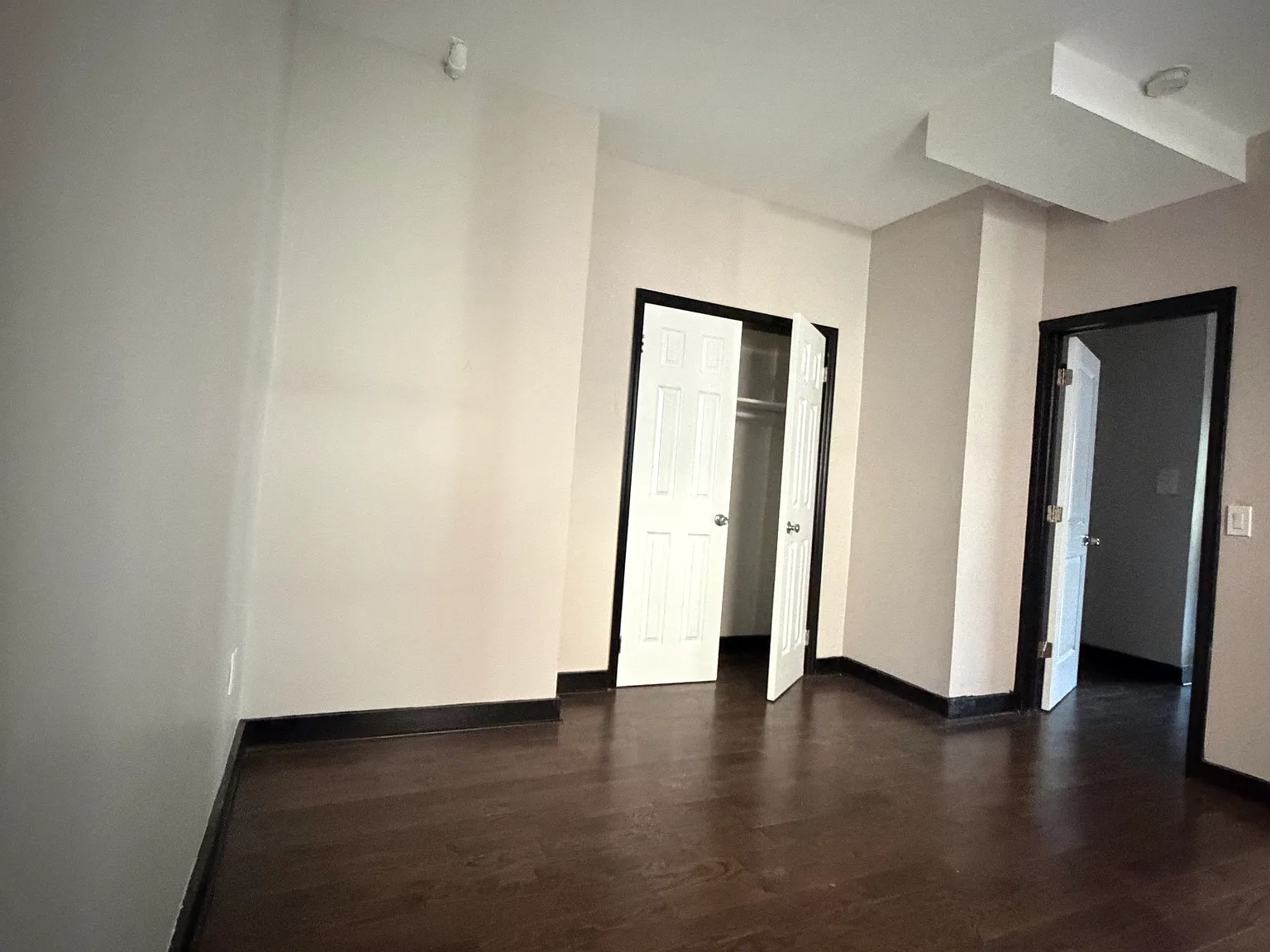 2 bed, 800 sqft, $1,795 — Photo 2