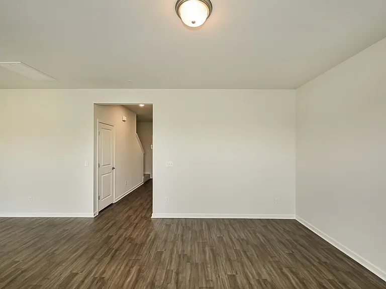 545 Samuel Lee Ln — Photo 5