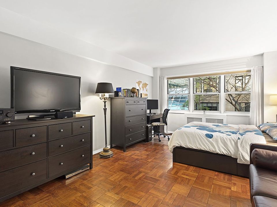 2nd image of 321 E 45th St APT 3E