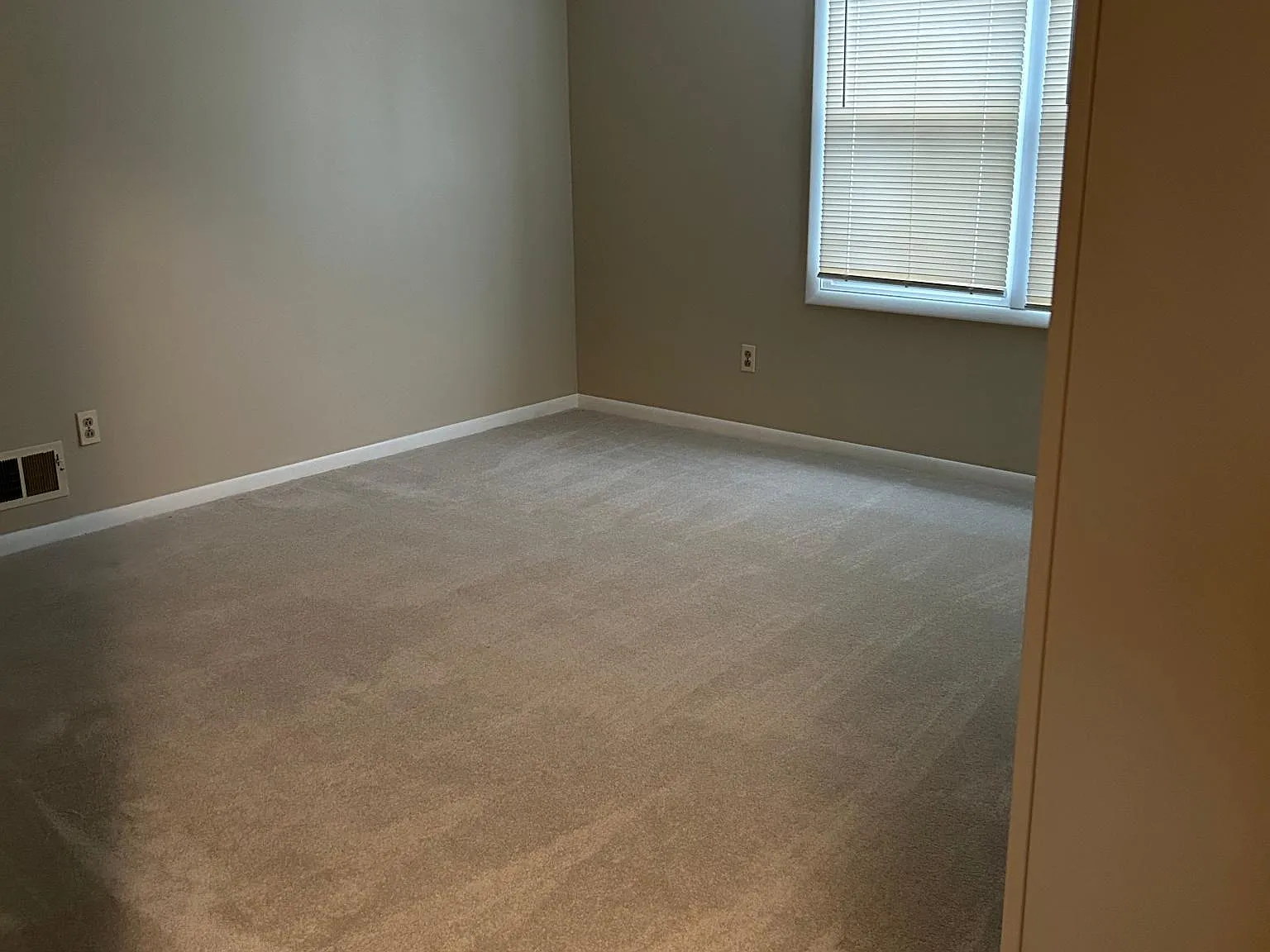 4 bed, 1574 sqft, $2,800 — Photo 4