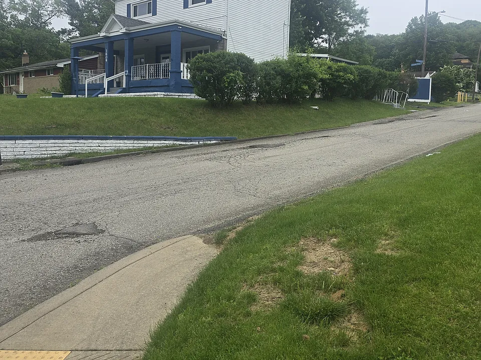 3609 Chartiers Ave