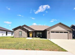 2003 E Cow Creek Ln, Pittsburg, KS 66762