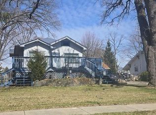 414 W Park Ave, Round Lake, IL 60073