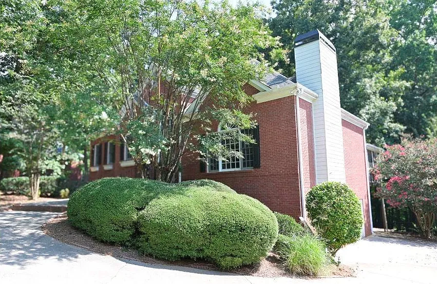 5 bed, 3.0 bath, 2365 sqft, $3,300 — Photo 4