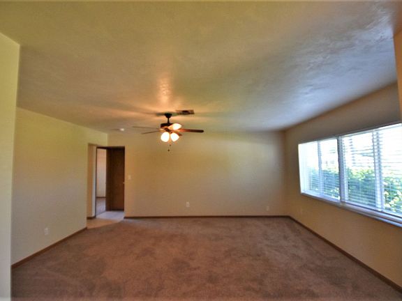 3rd image of 459 SE 17th Ave