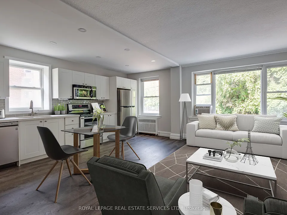 18 Anglesey Blvd #102