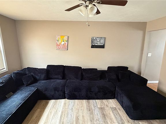 4th image of 16225 Edgewood Ct