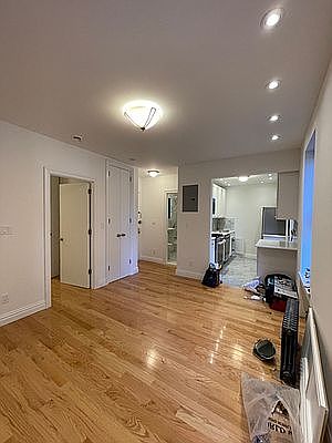 5th image of 240 E 33rd St #4C