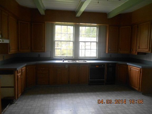 5th image of 838 S Chataignier St