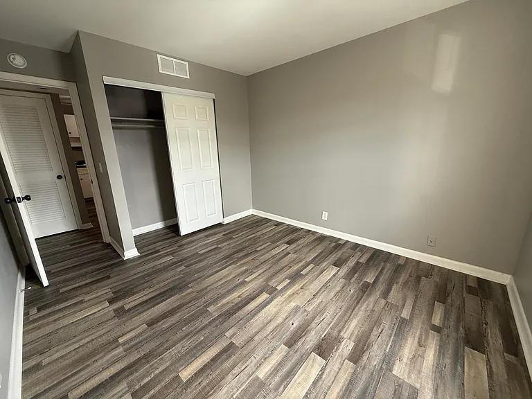 555 N Dupont Ave #B-27 — Photo 13
