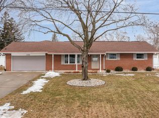 4164 N Wayside Dr, Saginaw, MI 48603