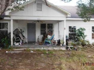912 W Pine St, Avon Park, FL 33825