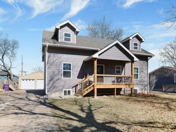 820 Church Ave, Manhattan, KS 66502