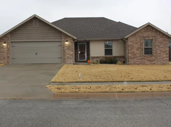 1641 Affirmed Ln, Prairie Grove, AR 72753