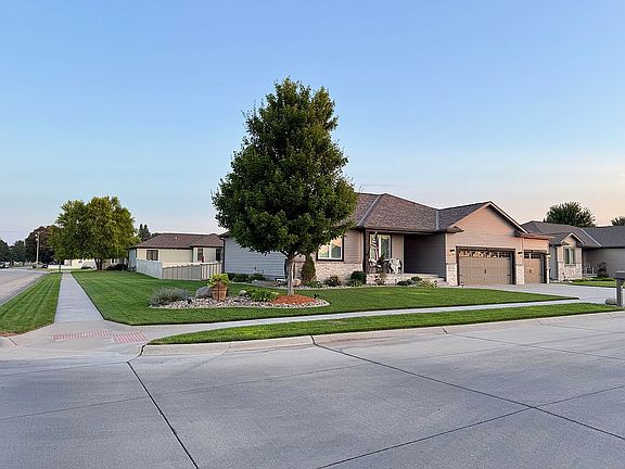 3rd image of 4503 32nd St