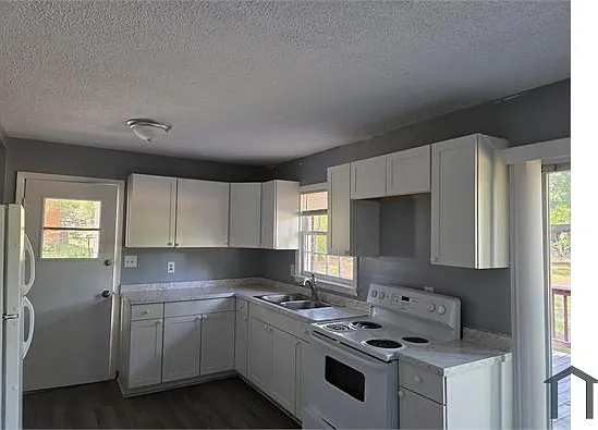 3 bed, 1066 sqft, $1,600 — Photo 4