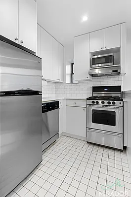 Rented by Mirador Real Estate | media 3