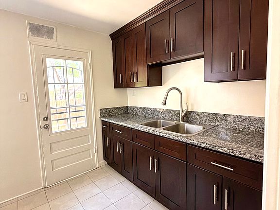 4th image of 1213 E Ocean Blvd APT 3
