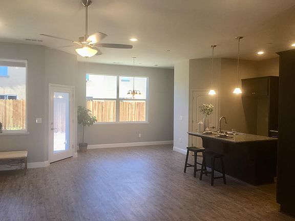 2nd image of 2020 De La Vina Ct