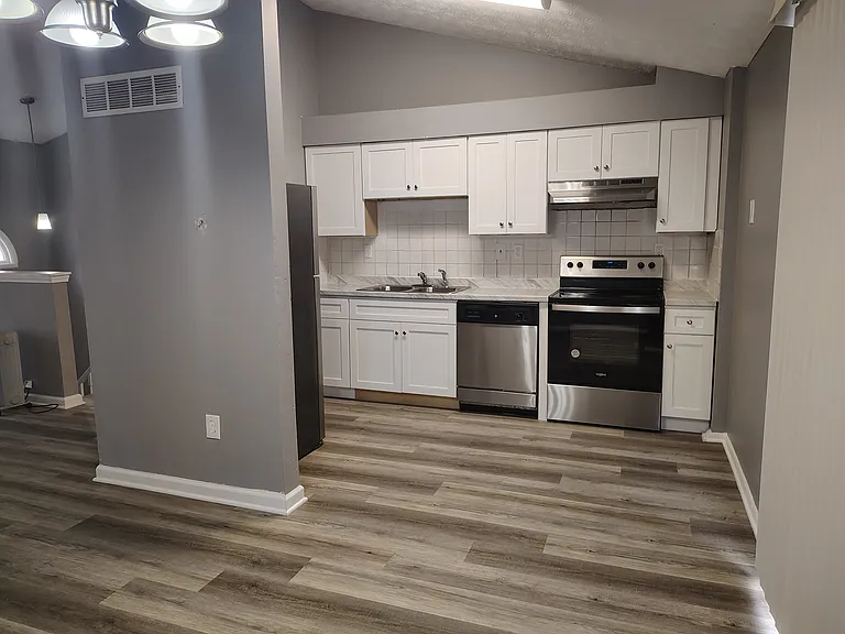 6132 Raintree Bnd — Photo 3