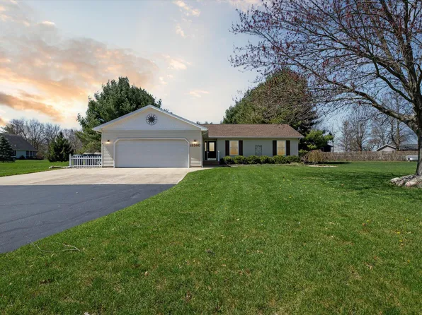 15380 S Barton Lake Dr, Vicksburg, MI 49097