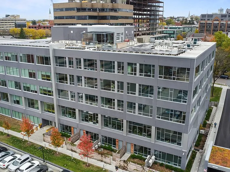 77 Residences — Photo 13