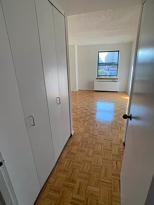 Rented by eRealty Advisors Inc | media 20