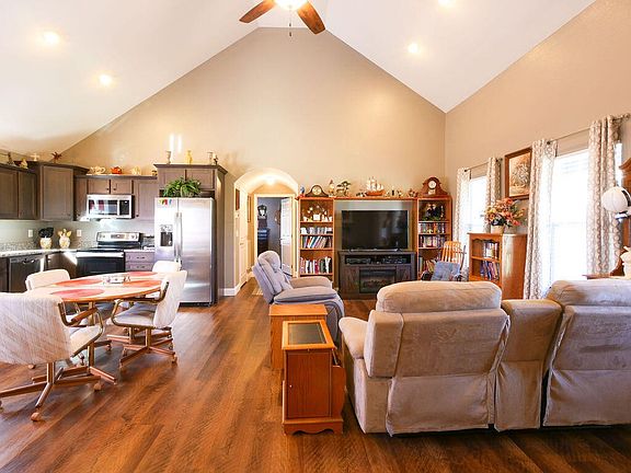 3rd image of 109 County Road 347
