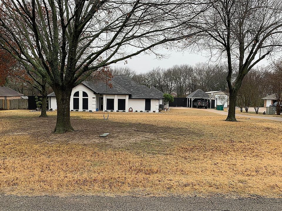 2nd image of 2401 Lake Ridge Rd
