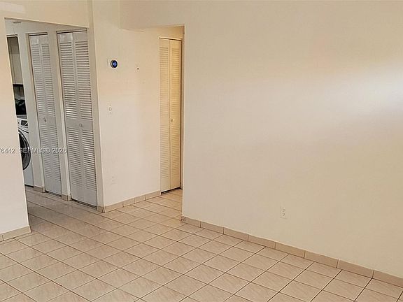 4th image of 2121 W 54th St