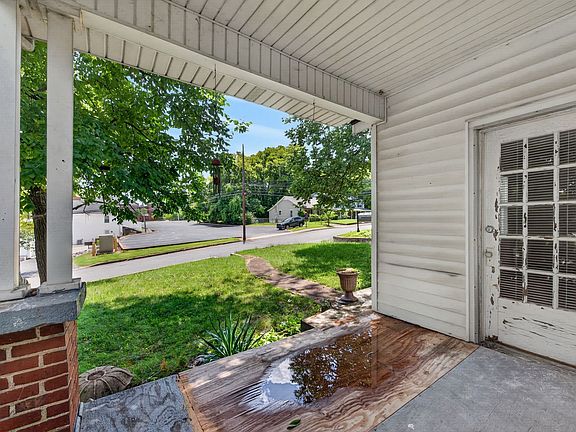 4th image of 251 Forbes Ave