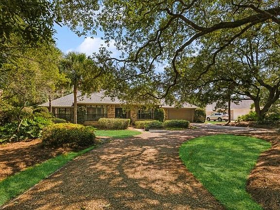 2nd image of 74 Indian Bayou Dr
