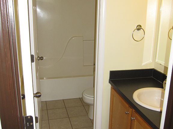 05 Master Bath with EZ Clean