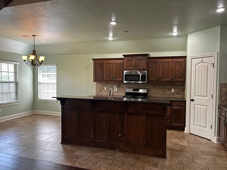 3501 SW Davinci Blvd — Photo 4