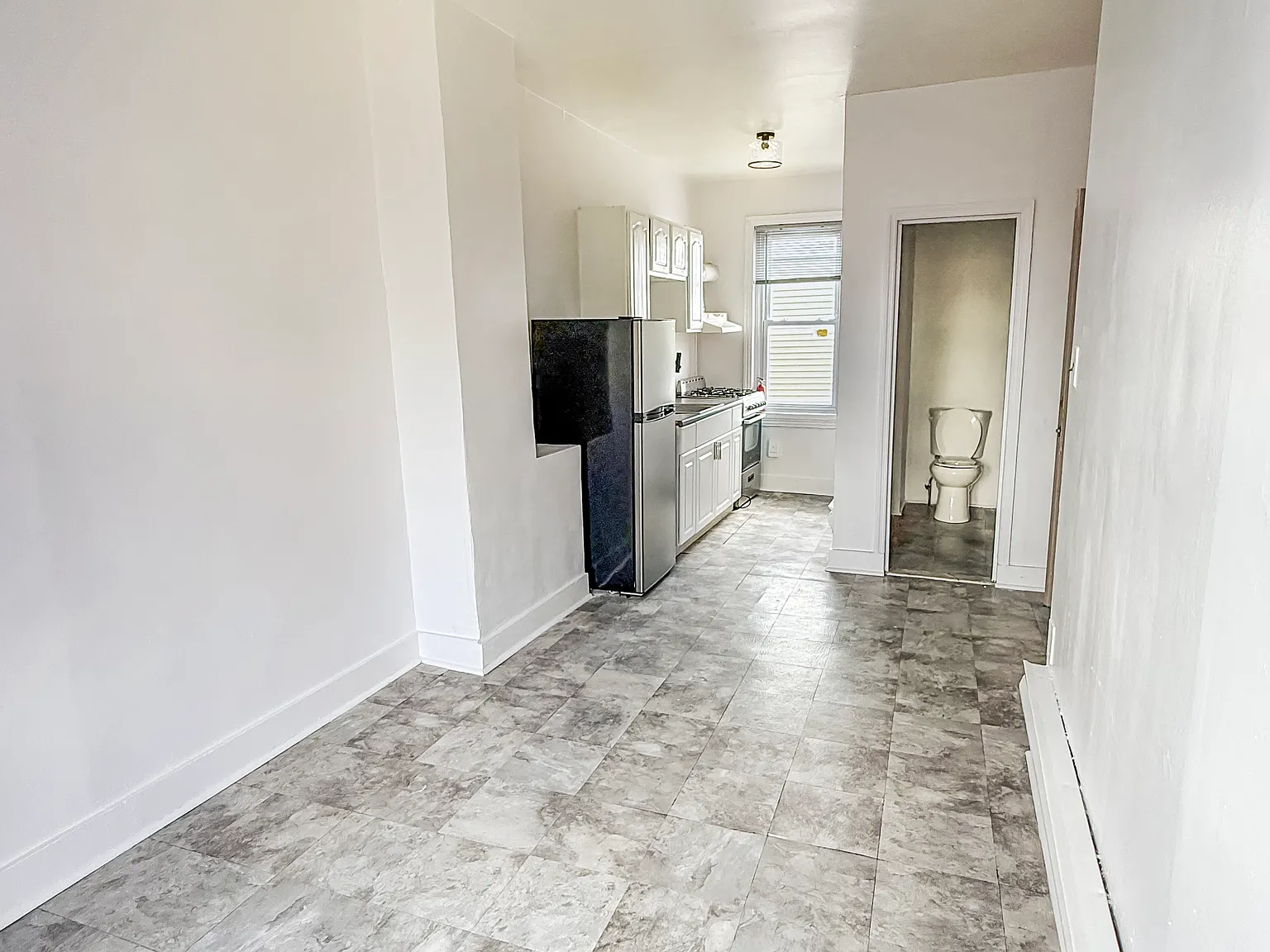 1 bed, 500 sqft, $1,000 — Photo 2