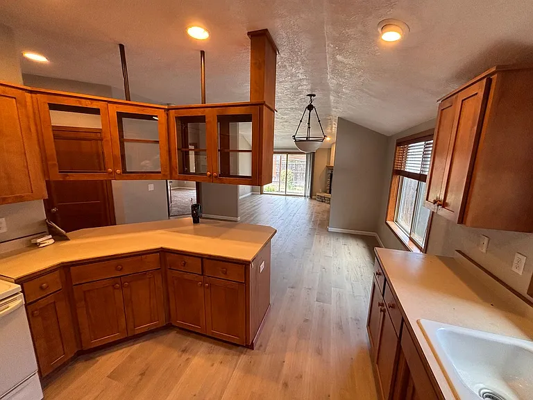 3052 Gary Dr — Photo 13