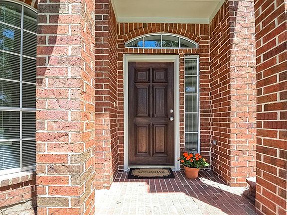 3rd image of 527 High Meadows Dr
