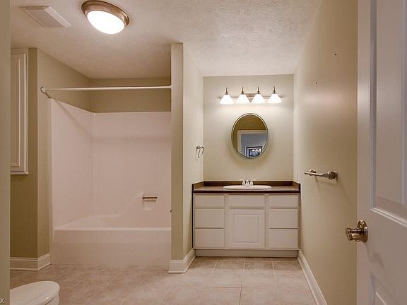 4th image of 2150 Kimberly Ct