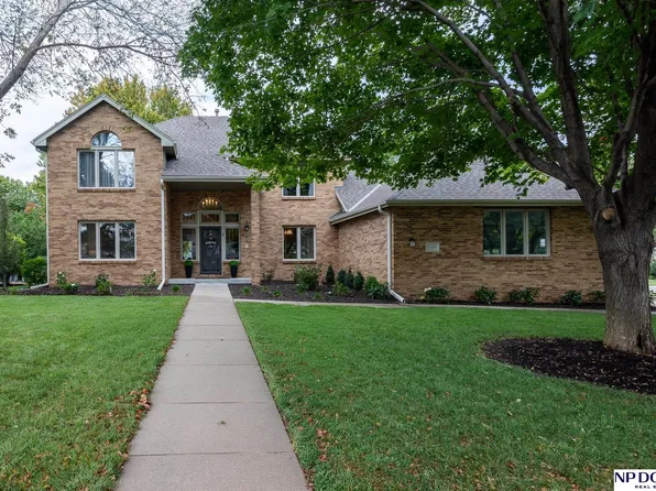 2310 Larchdale Dr, Lincoln, NE 68506
