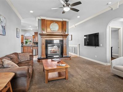 300 Windsor Dr, Centerton, AR, 72719