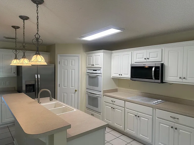 2308 Valley Pl — Photo 4
